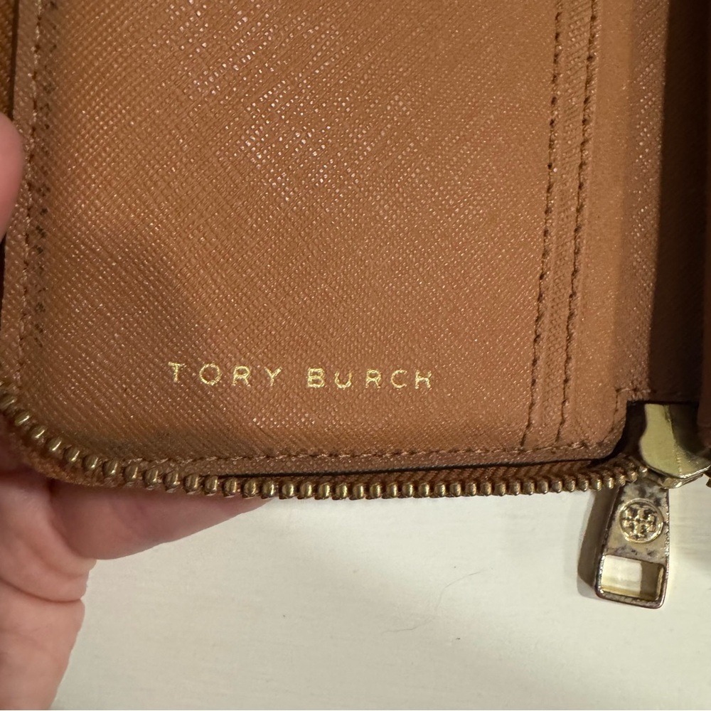 Tory Burch Emerson Fold Wallet - Picture 8 of 10